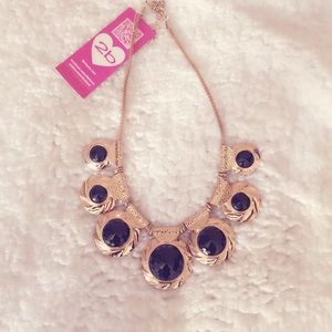 Necklaces 2B black and gold